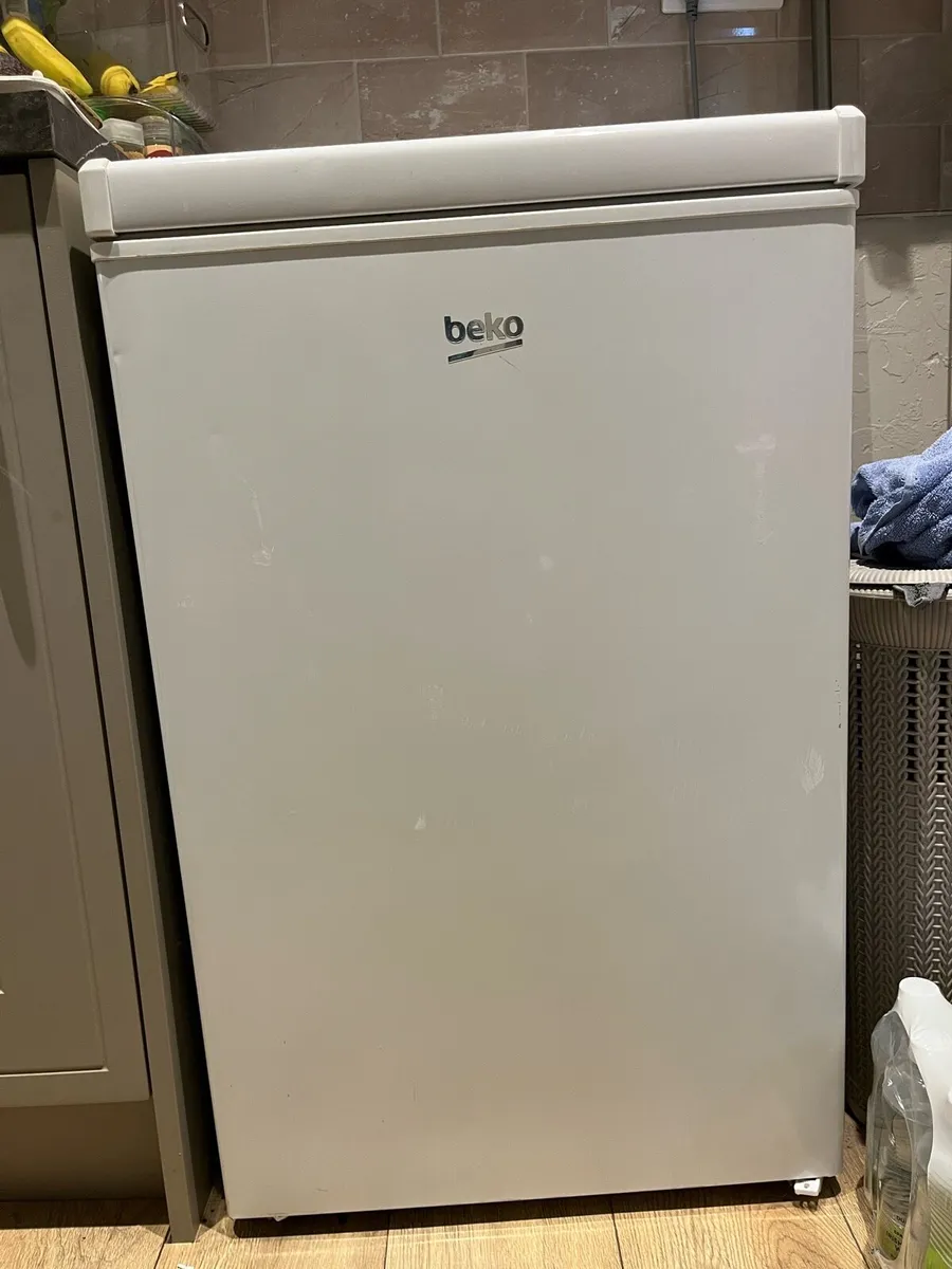 Undercounter fridge - Image 1