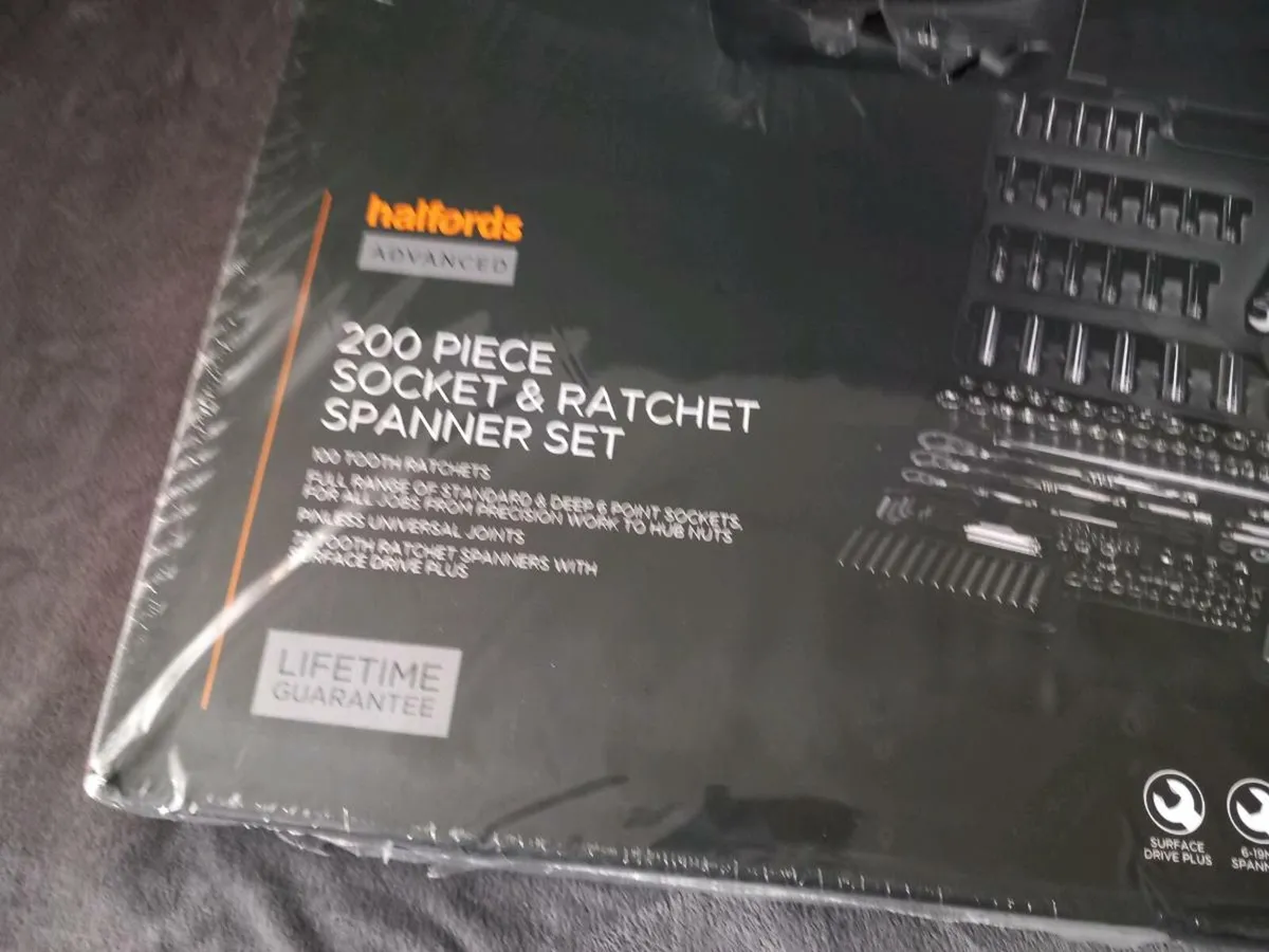 200pce halfords socket set brand new in  box - Image 4