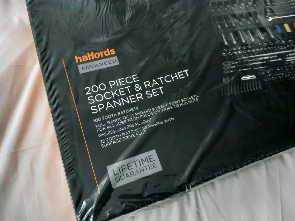 Halfords 200pce socket set brand new in box - Image 4