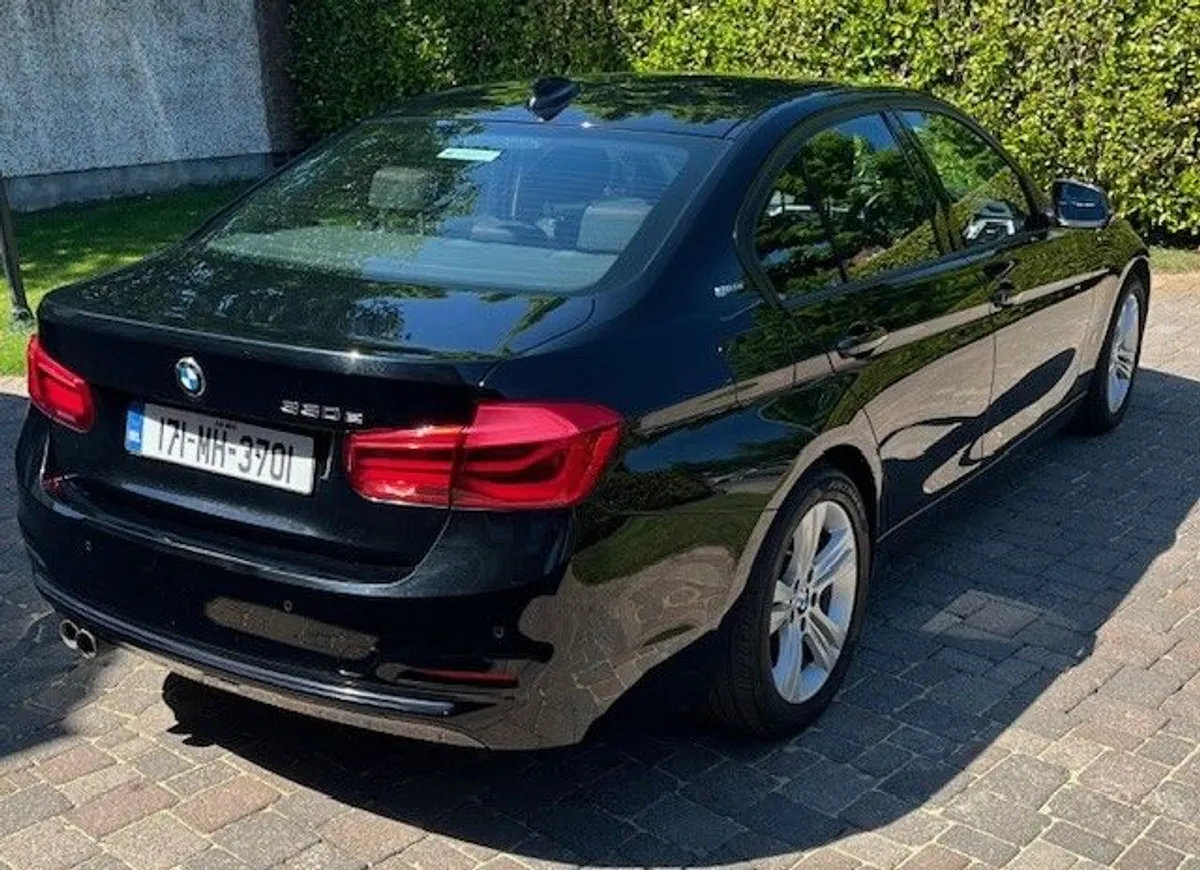 2017 BMW 3 Series - Image 4