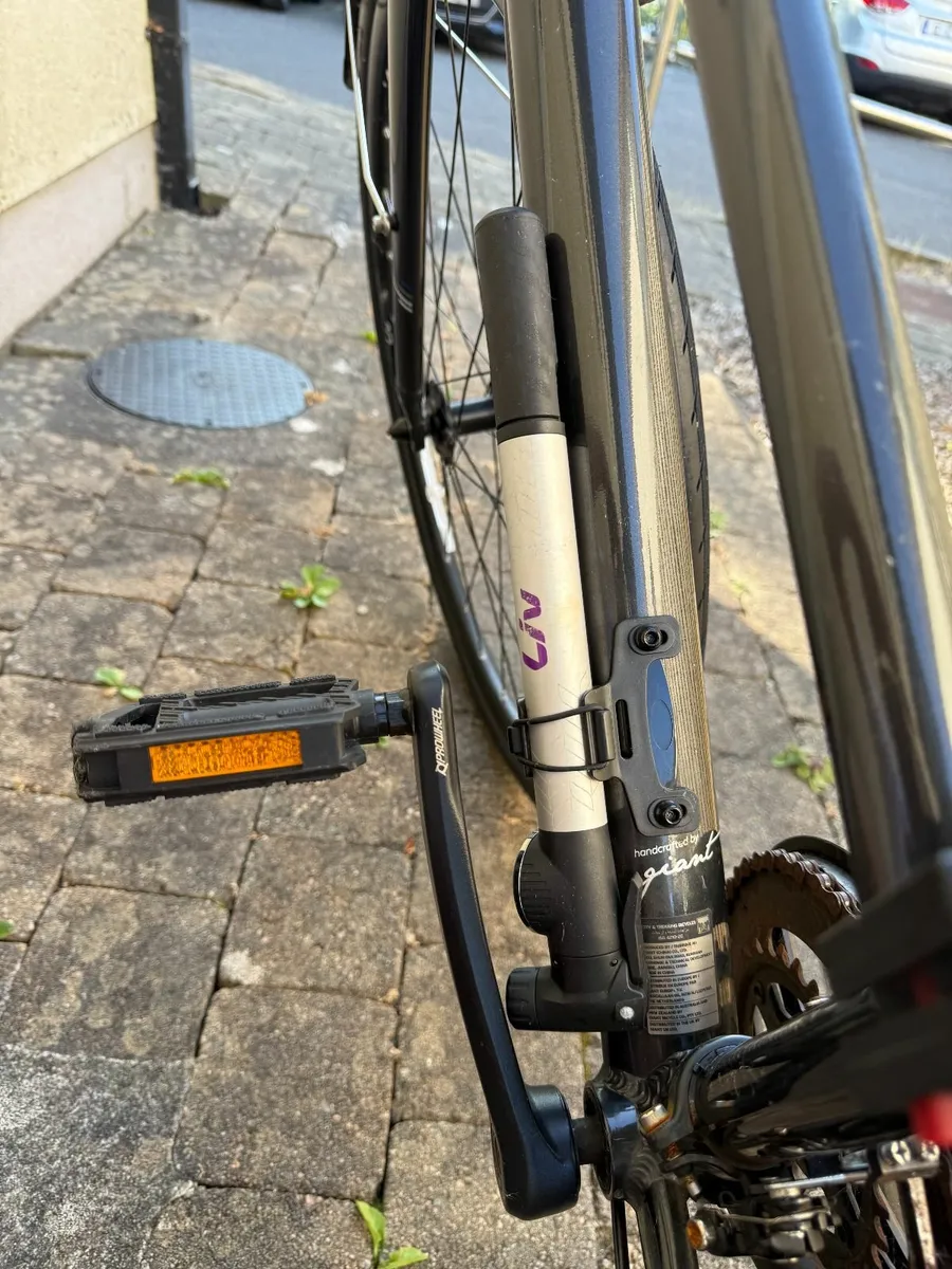 Liv Alight City Disc – Excellent Hybrid Bike - Image 2