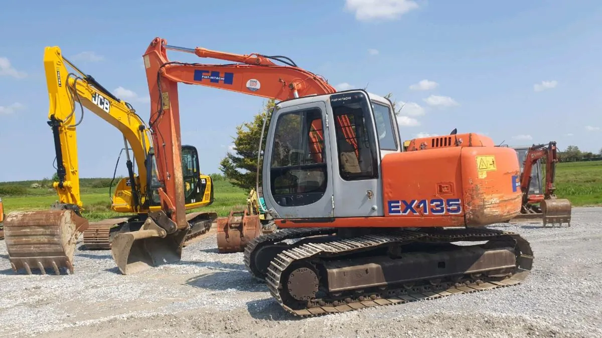 Hitachi ex135 - Image 1