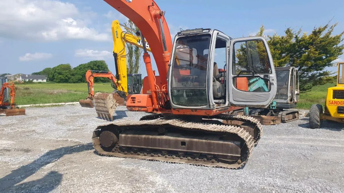 Hitachi ex135 - Image 2