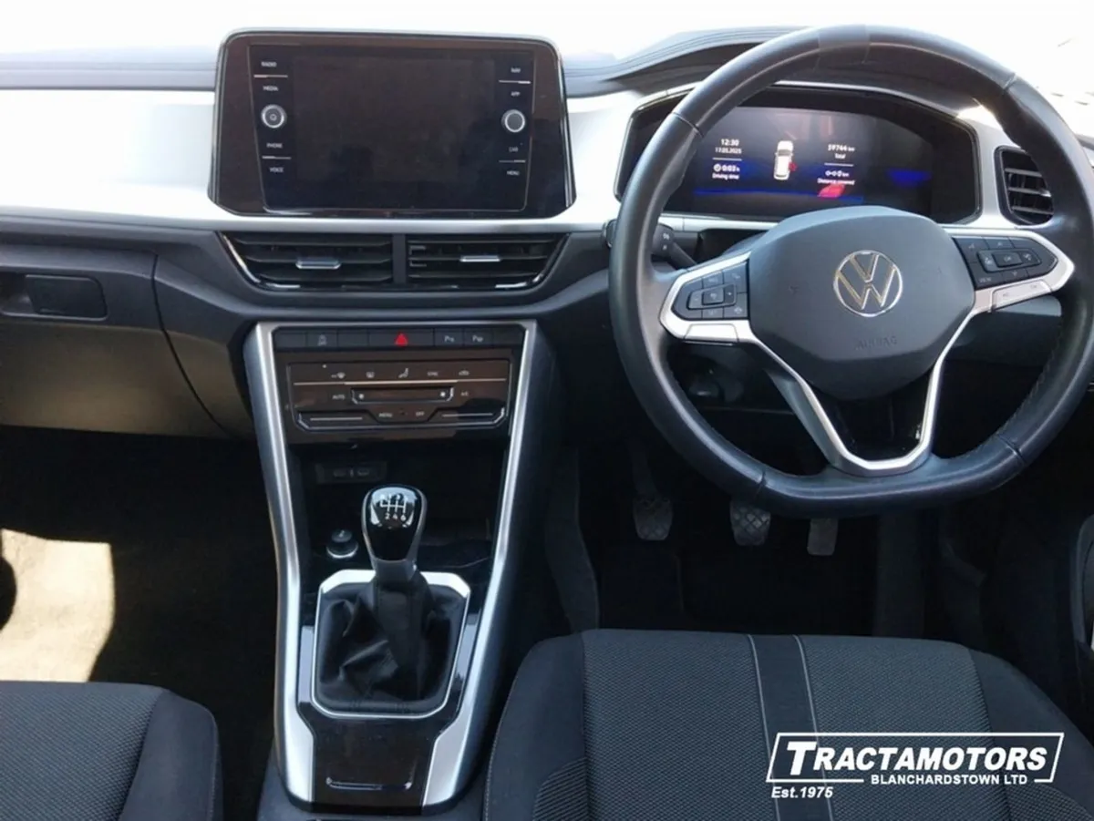 Volkswagen T-Roc Life 1.0 TSI Manual 6speed FWD 1 - Image 2