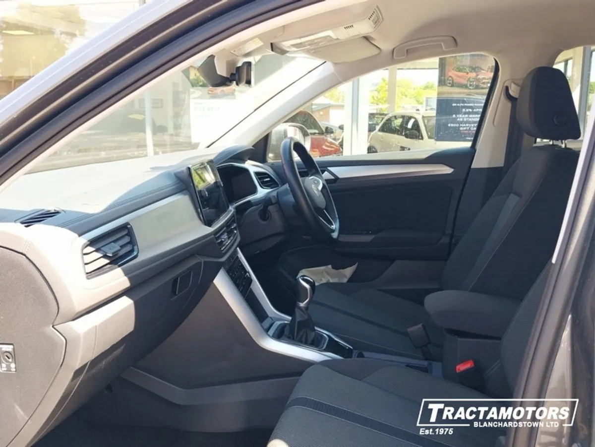 Volkswagen T-Roc Life 1.0 TSI Manual 6speed FWD 1 - Image 4