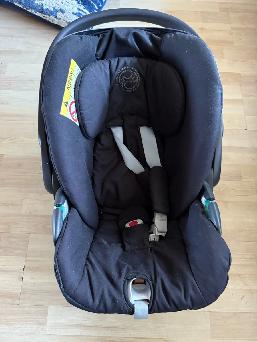 Cybex cloud Z car seat with base - Image 4