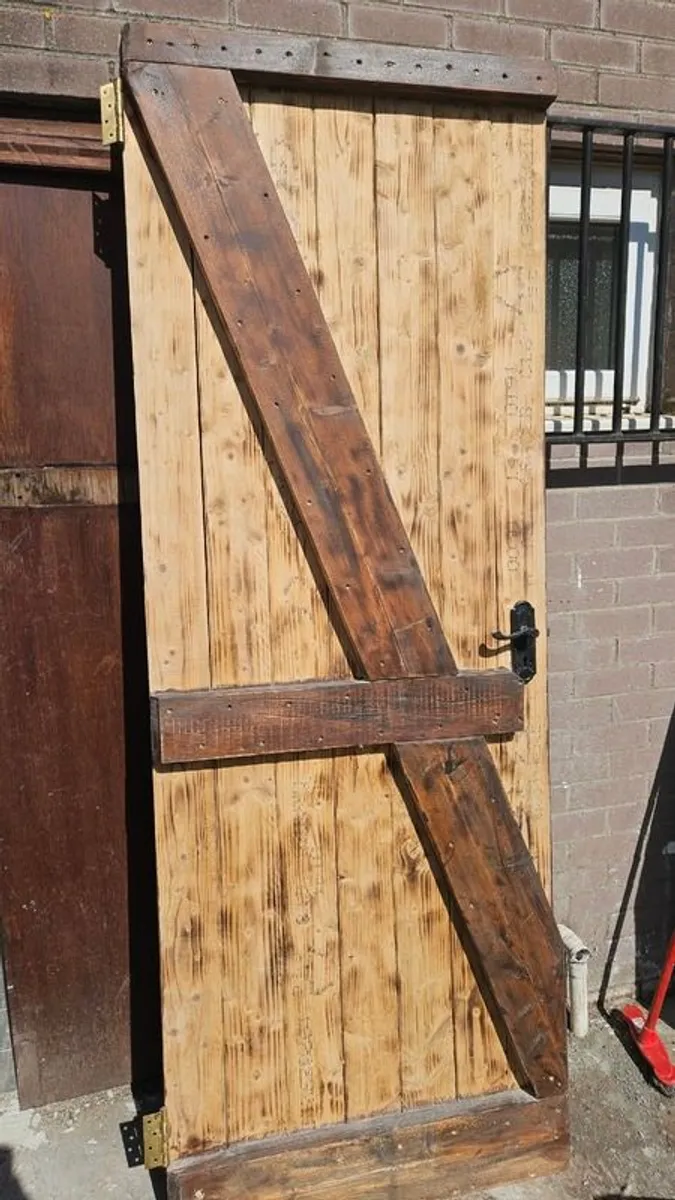 Wooden Barn Style Doors - Image 4