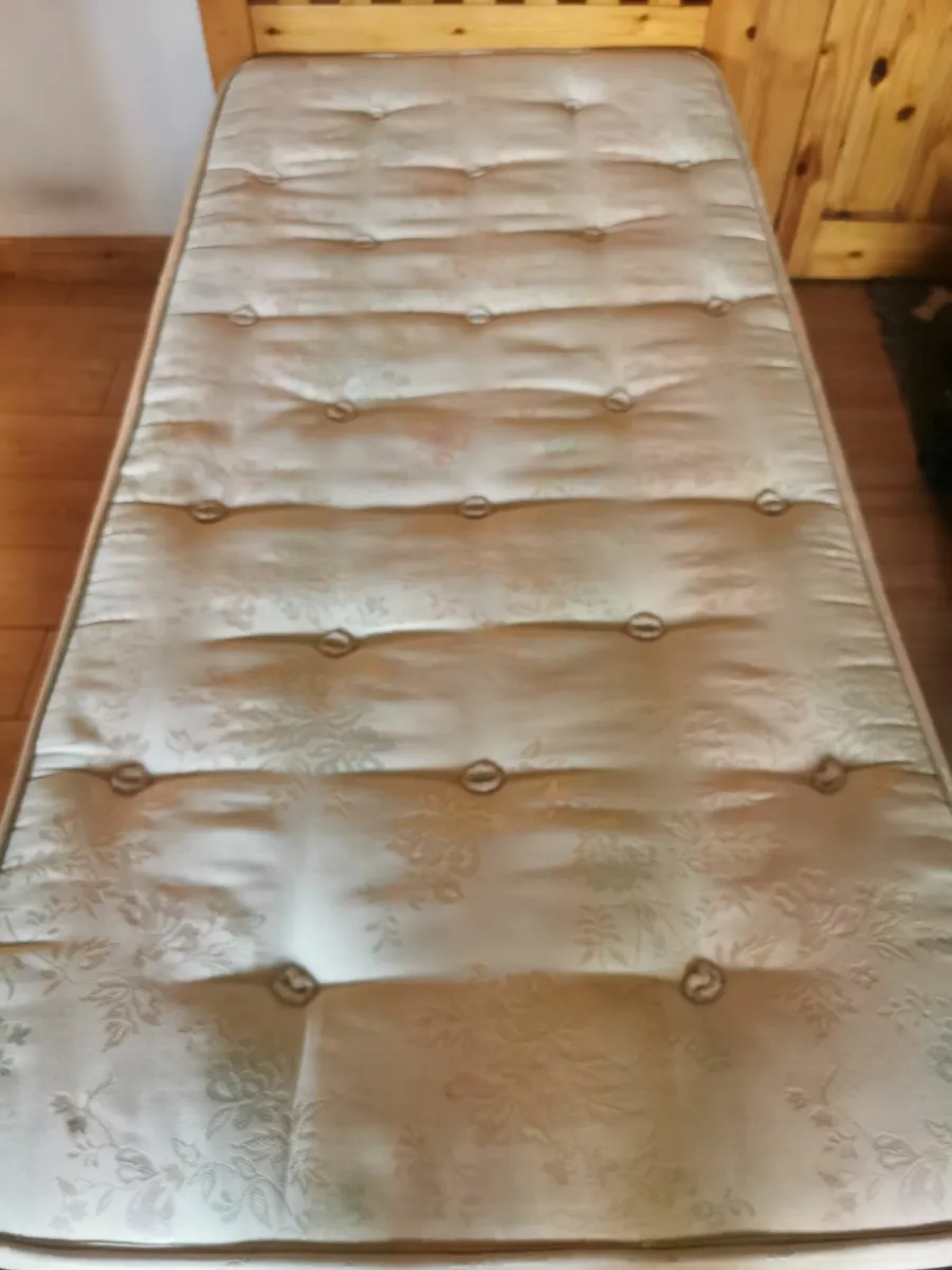 Pine Quality Sturdy single bed with mattress - Image 4
