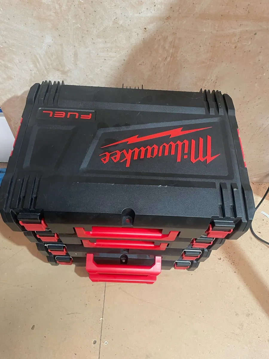 Milwaukee Fuel Stacking cases 15 each - Image 1