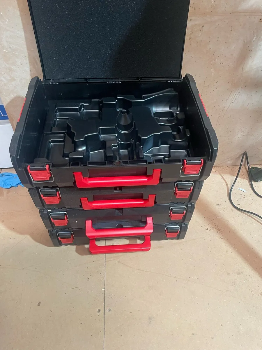 Milwaukee Fuel Stacking cases 15 each - Image 2