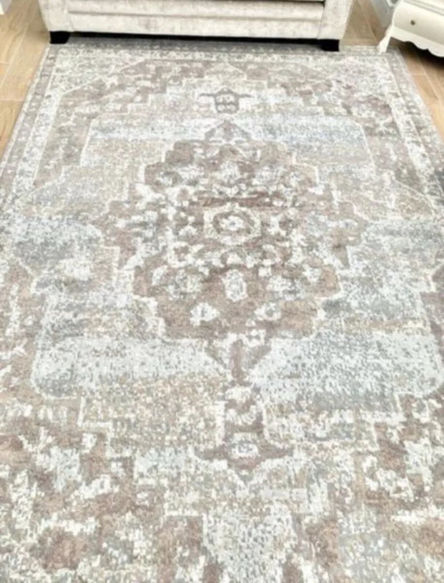 Area rug - Image 2