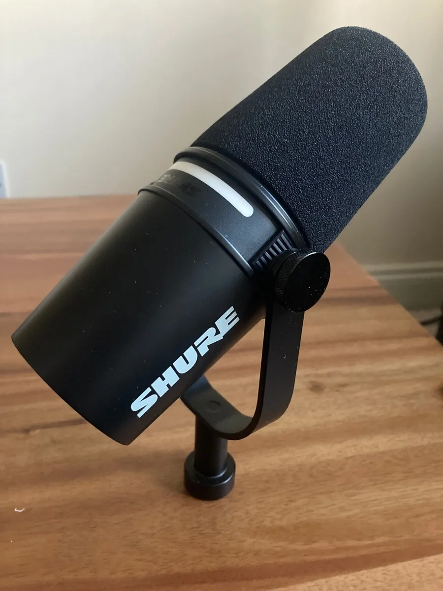 Shure MV7+ Podcasting microphone - Image 3