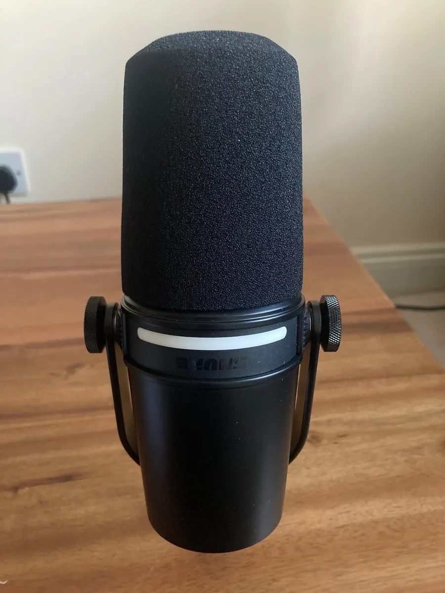 Shure MV7+ Podcasting microphone - Image 4