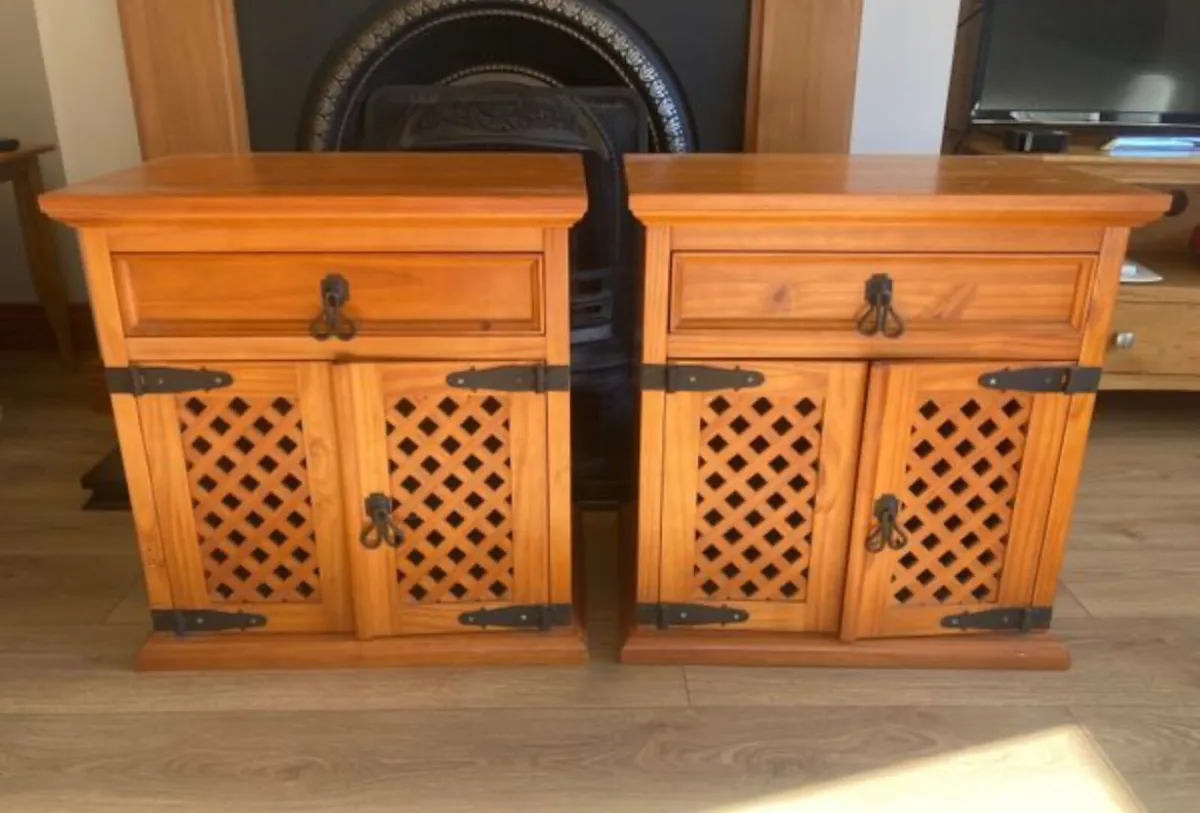 Bedside cabinets / lockers