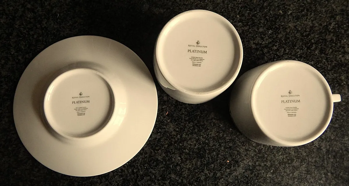15 Piece Vintage Royal Doulton Platinum  Tea Set - Image 4