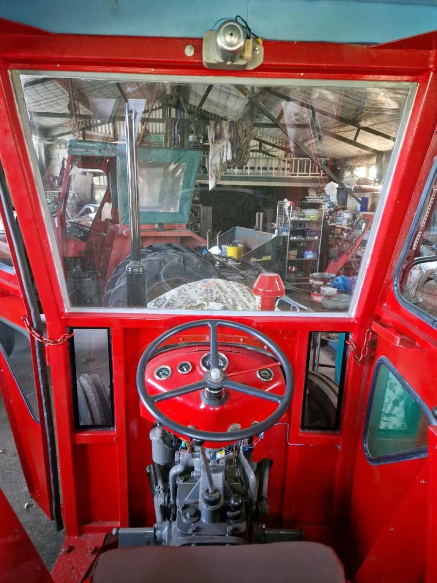Vintage Tractor - Image 2