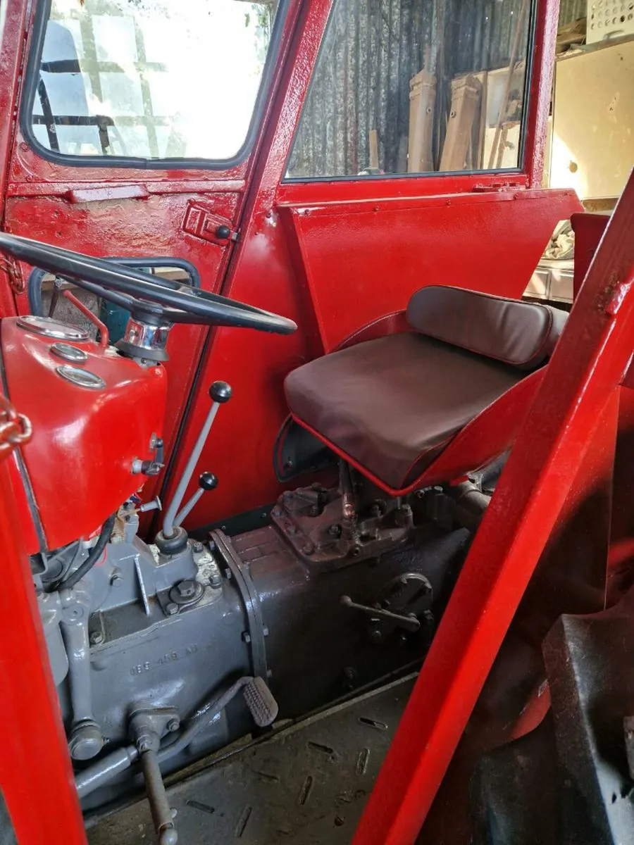 Vintage Tractor - Image 3