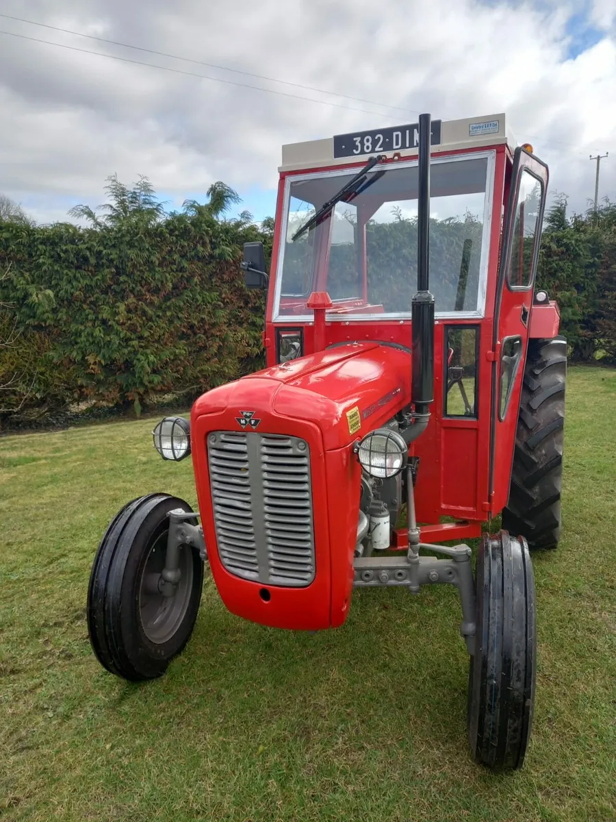 Vintage Tractor - Image 1