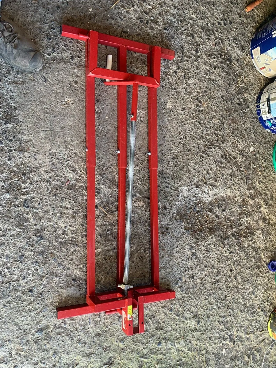 Ride On Lawnmower Lifter - Image 1