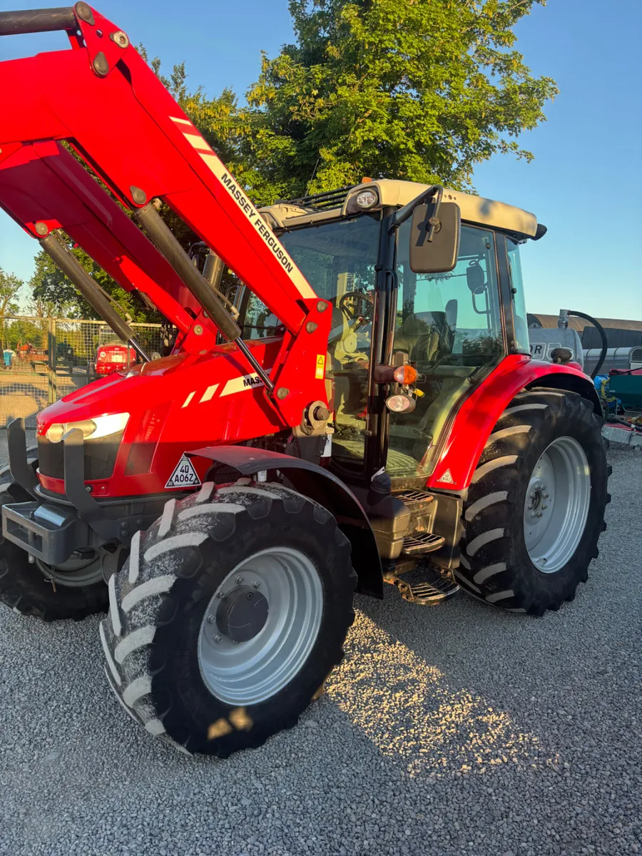 Massey Ferguson 5610 tractor - Image 3