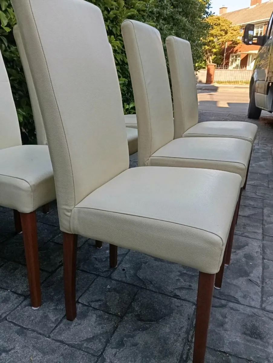 Set of 6 dining room chairs - Image 1
