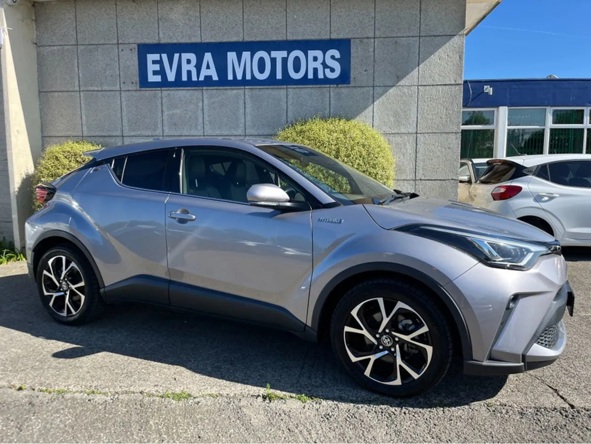 Toyota C-HR SOL Hybrid Automatic 1.8 Petrol //hig - Image 3