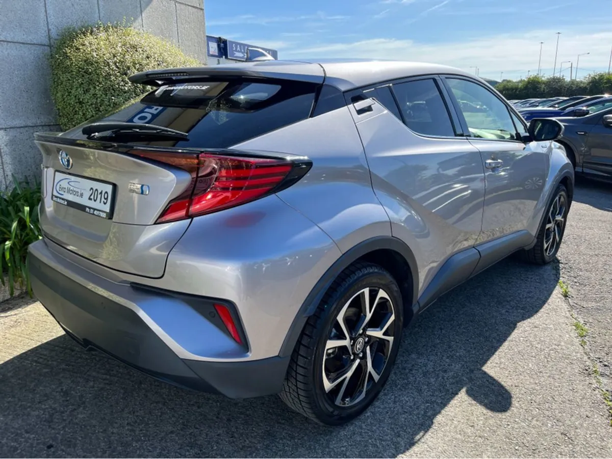Toyota C-HR SOL Hybrid Automatic 1.8 Petrol //hig - Image 4