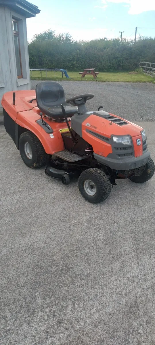 Husqvarna ride on mower running well - Image 3