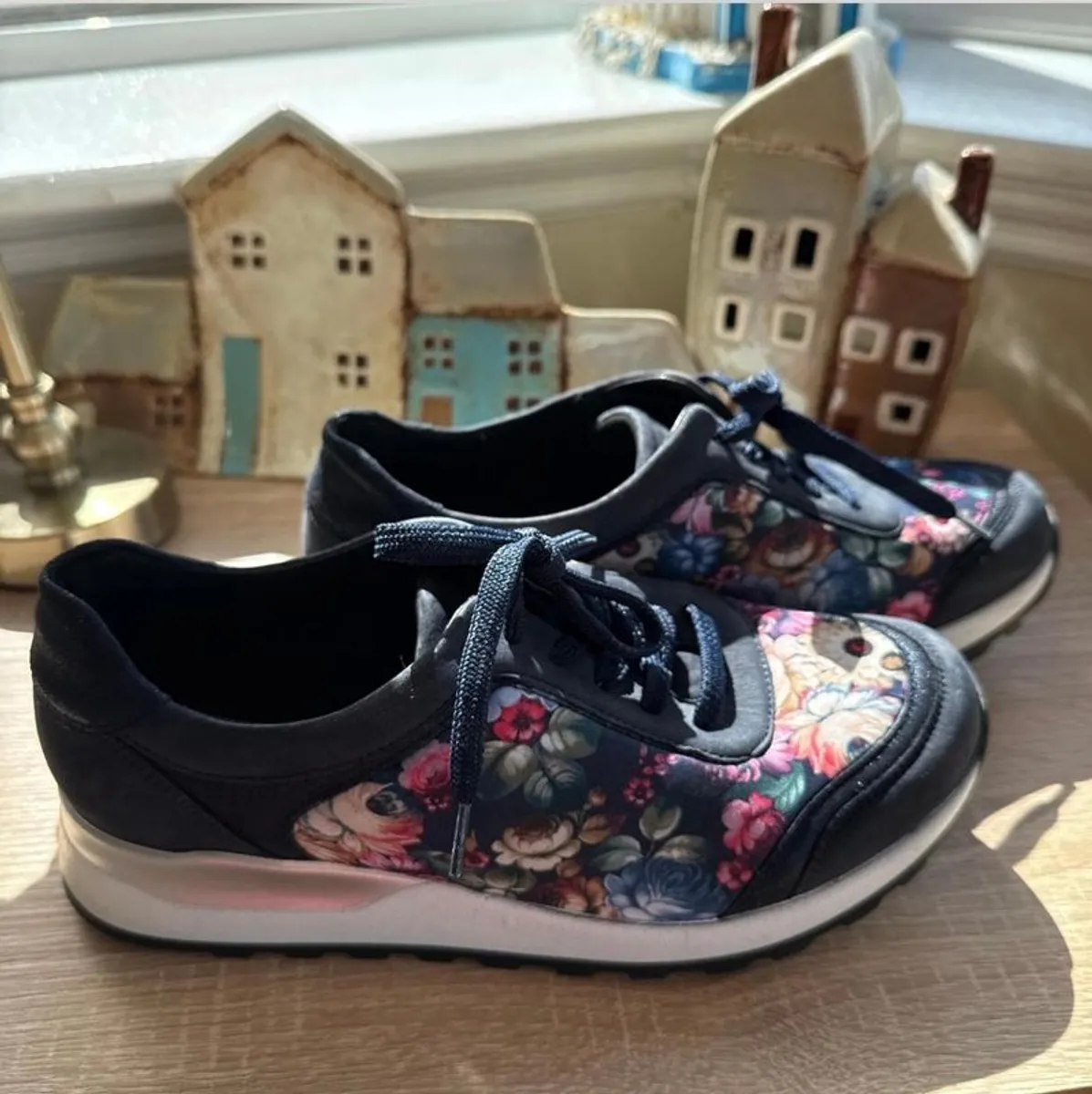 Sneakers - Image 1