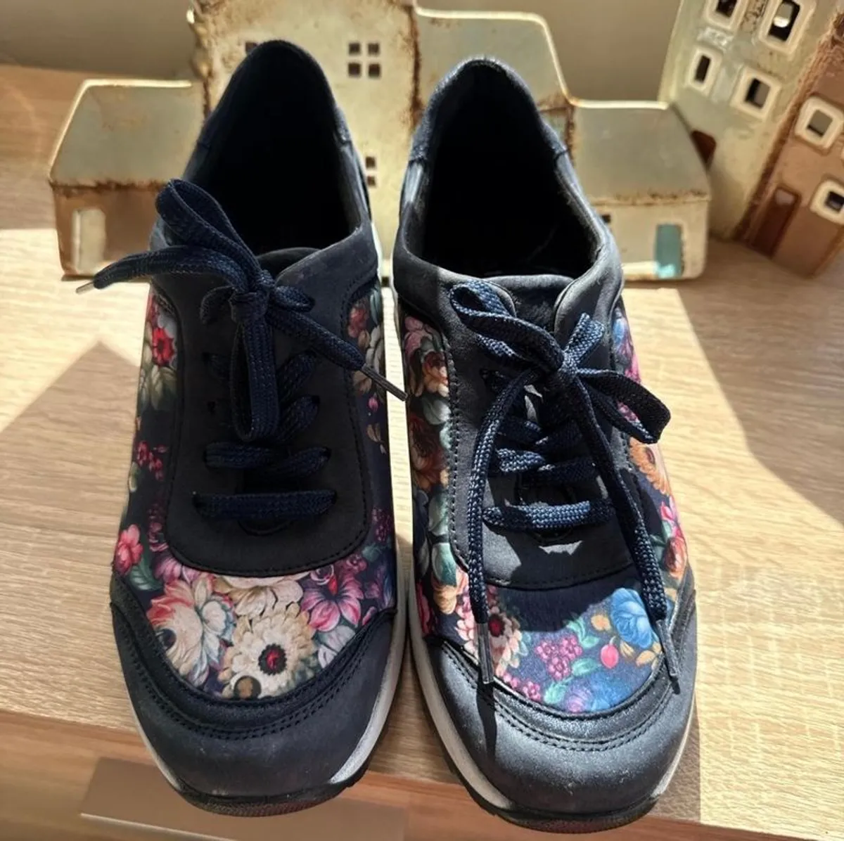 Sneakers - Image 3