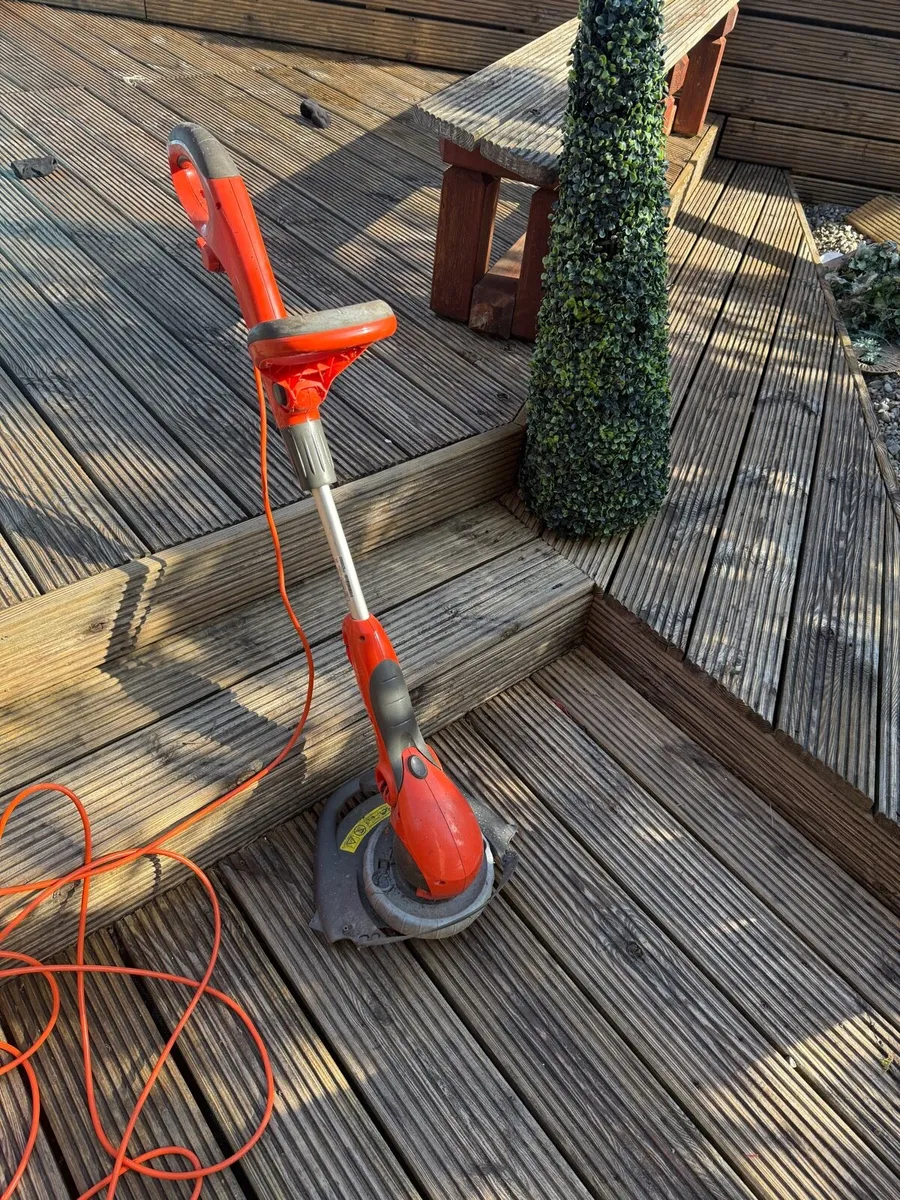 Lawn strimmer FLYMO