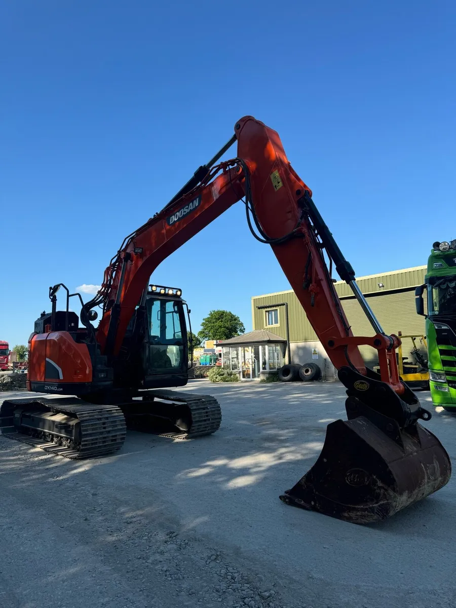 2017 Doosan DX140 - Image 3