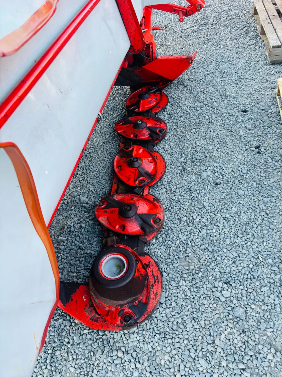 Kuhn GMG55 Disc Mower - Image 3