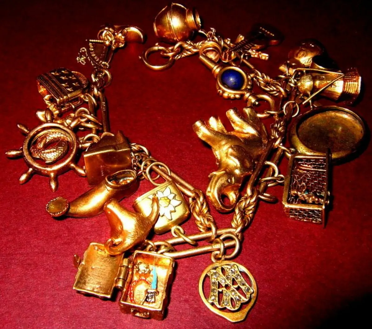 Vintage Hallmarked Traditional Charm Bracelet - Image 4