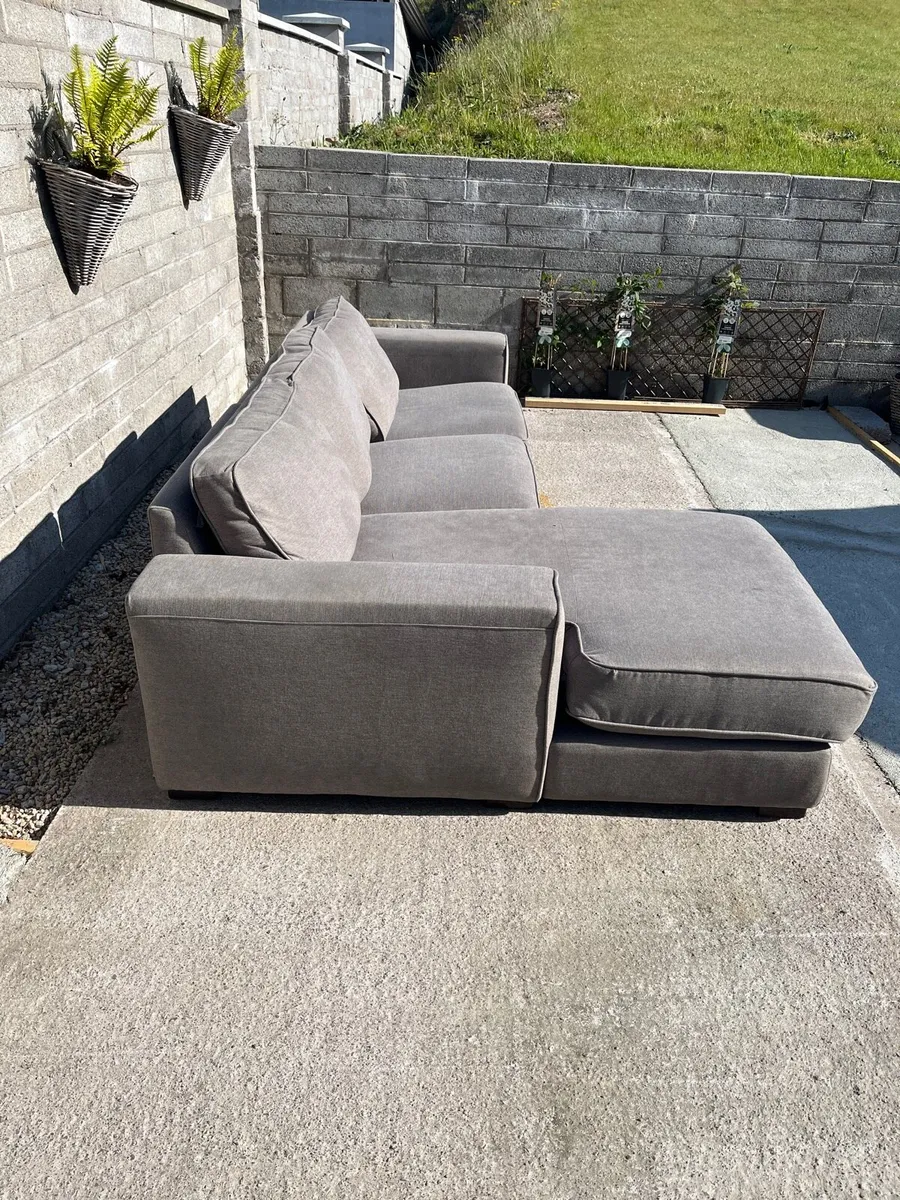 Couch - Image 2