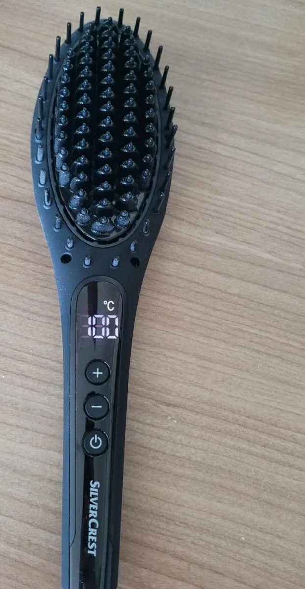 Hair brush and straightener - Image 1