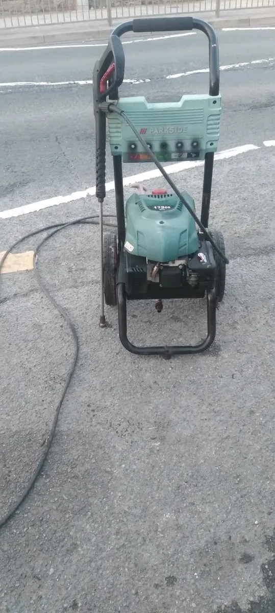 Power washer petrol running very well - Image 4