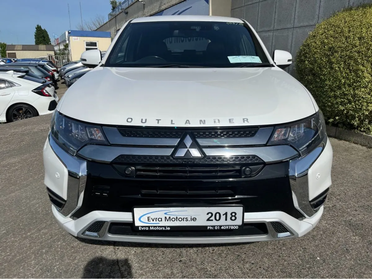 Mitsubishi Outlander Hybrid Automatic Plug IN Pet - Image 2
