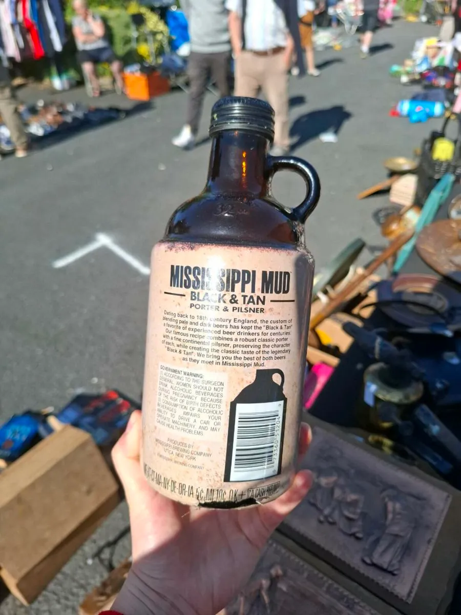 Black and tan bottle - Image 2