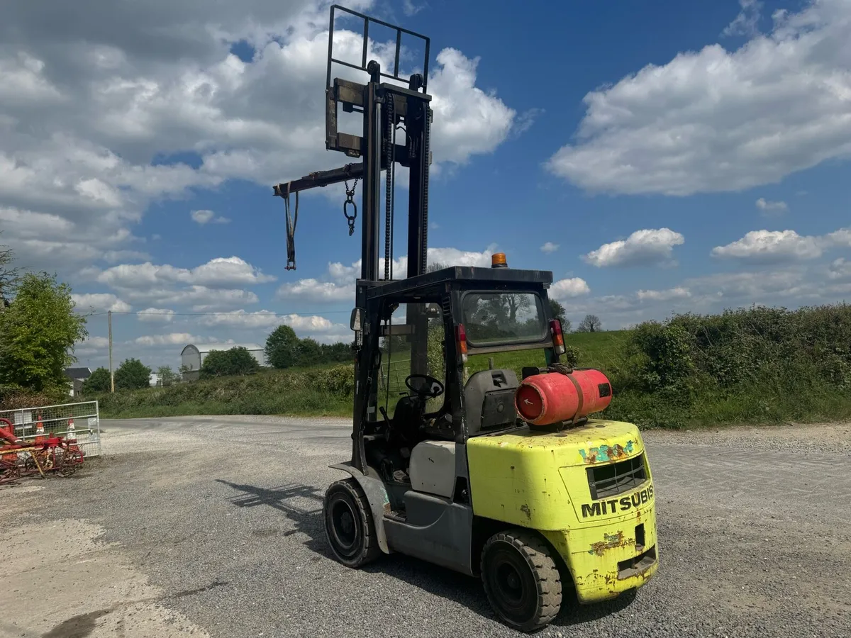 Forklift - Image 2