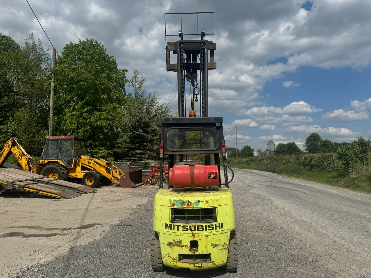 Forklift - Image 3