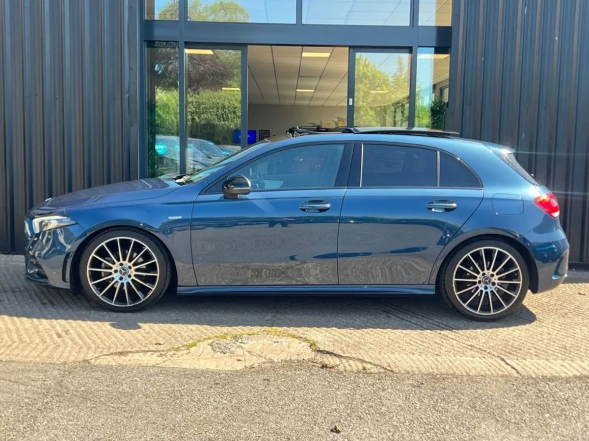 Mercedes-Benz A-Class 2.0 A200d Exclusive Edition - Image 4
