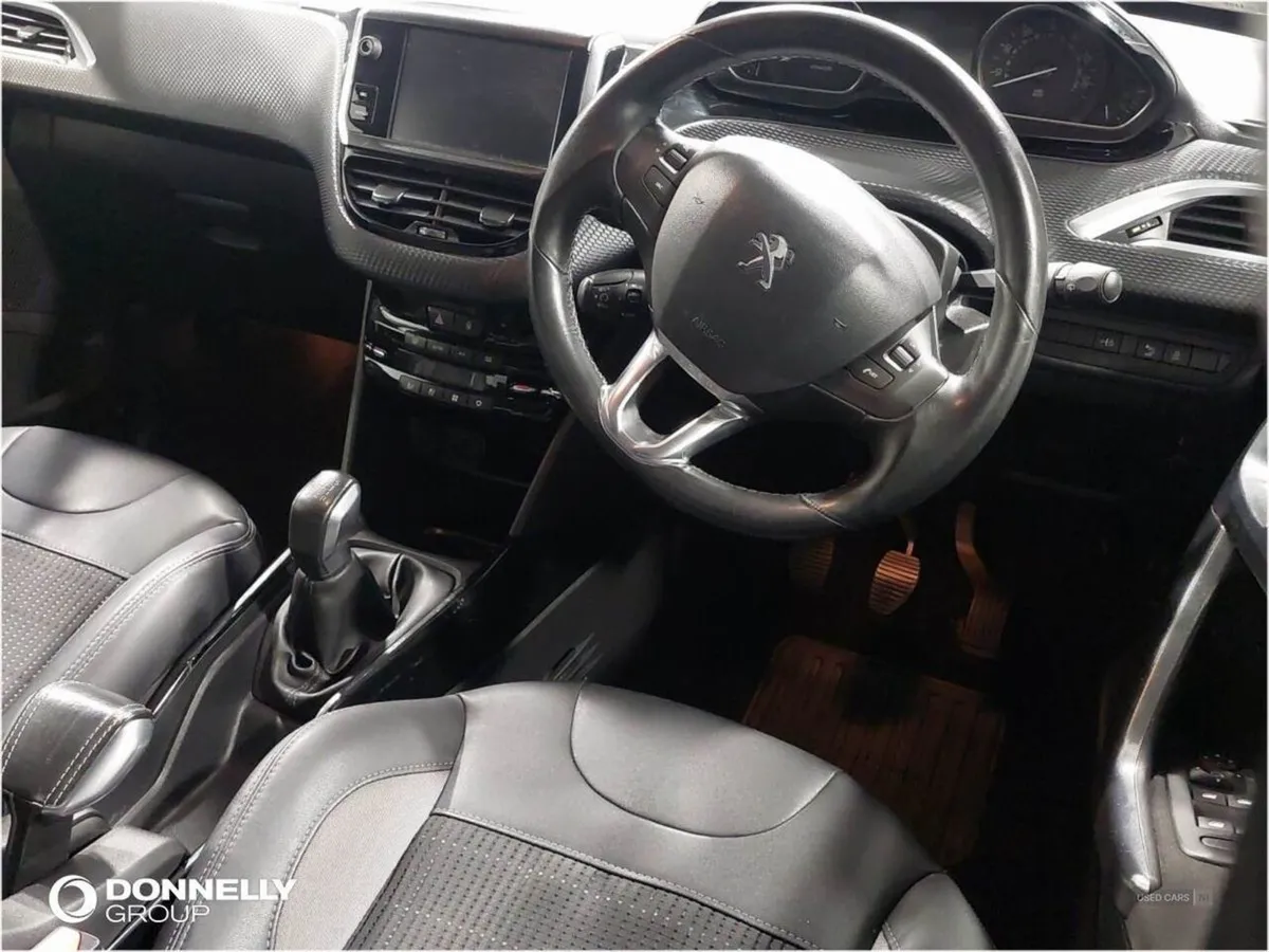 Peugeot 2008 1.2 Puretech Allure 5dr - Image 4