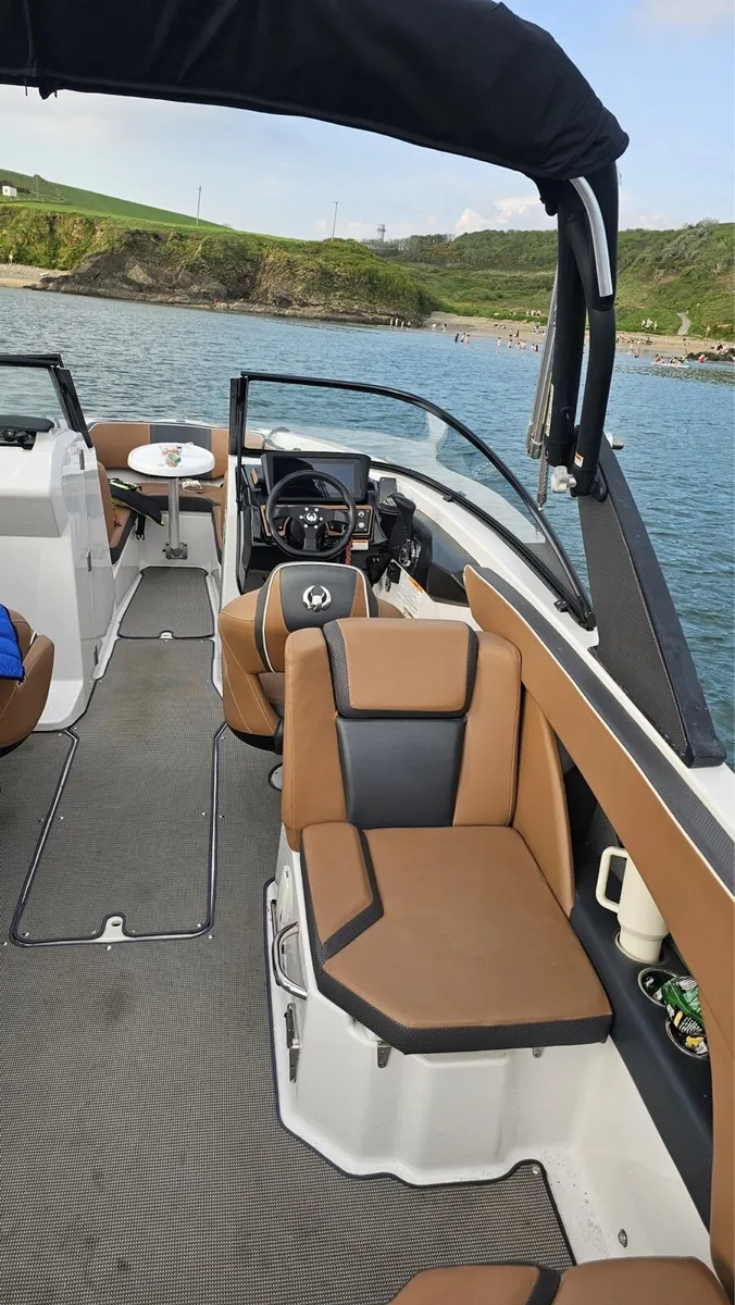 2018 Scarab 255 ID Platinum Edition + Trailer - Image 2