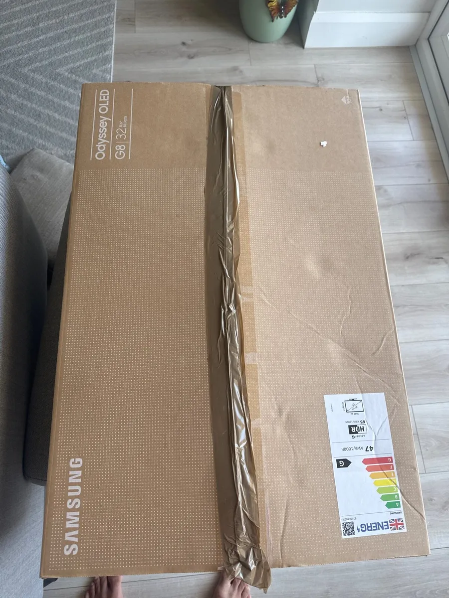 Samsung G8 monitor - Image 1