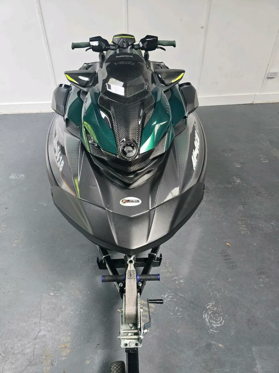 Jet ski - Image 2