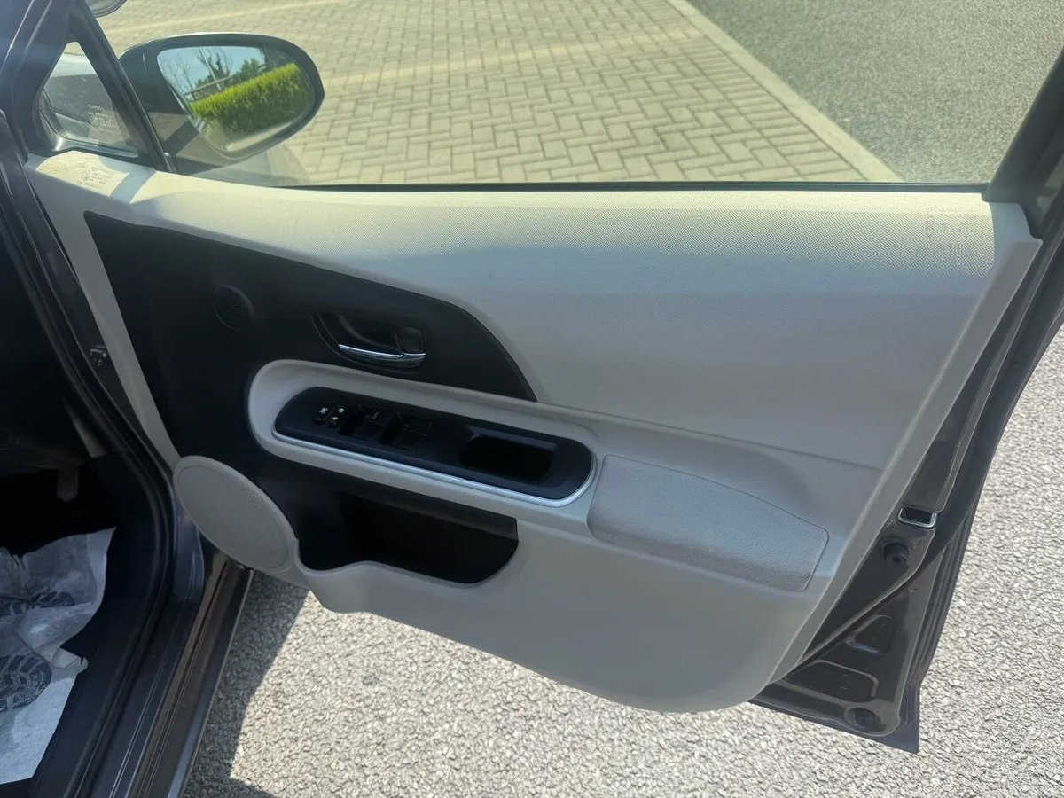 Toyota Vitz 2013 Auto - Image 4