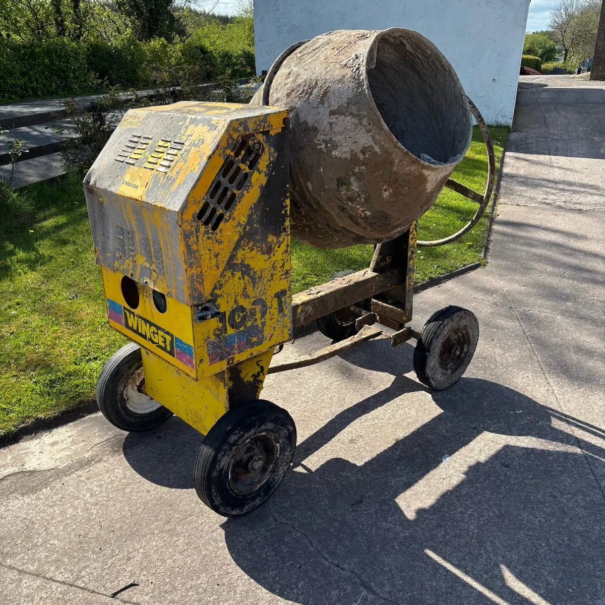 2011 Winget 100T Diesel Mixer - Image 1