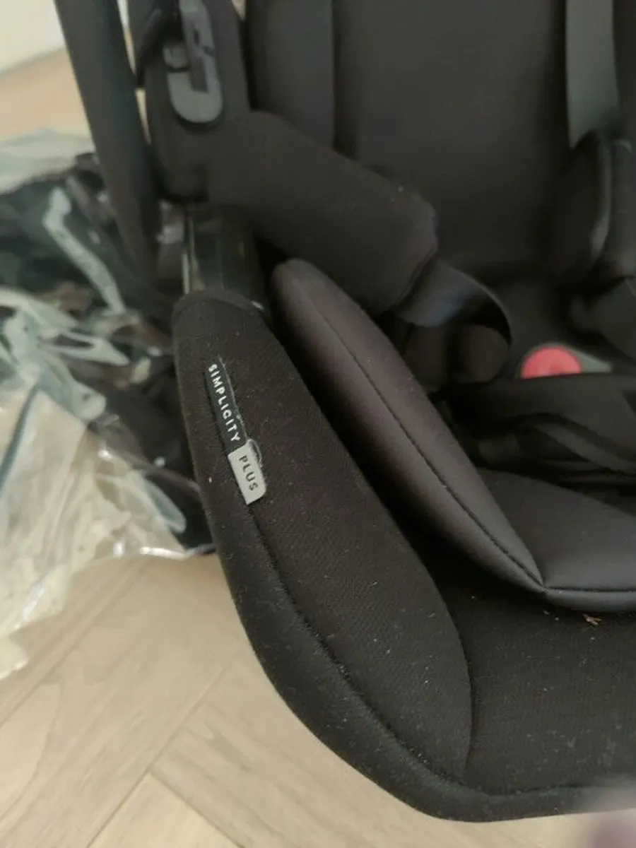 Silver Cross Baby Carrier, adapters, rain cover and base for car seat - Image 2