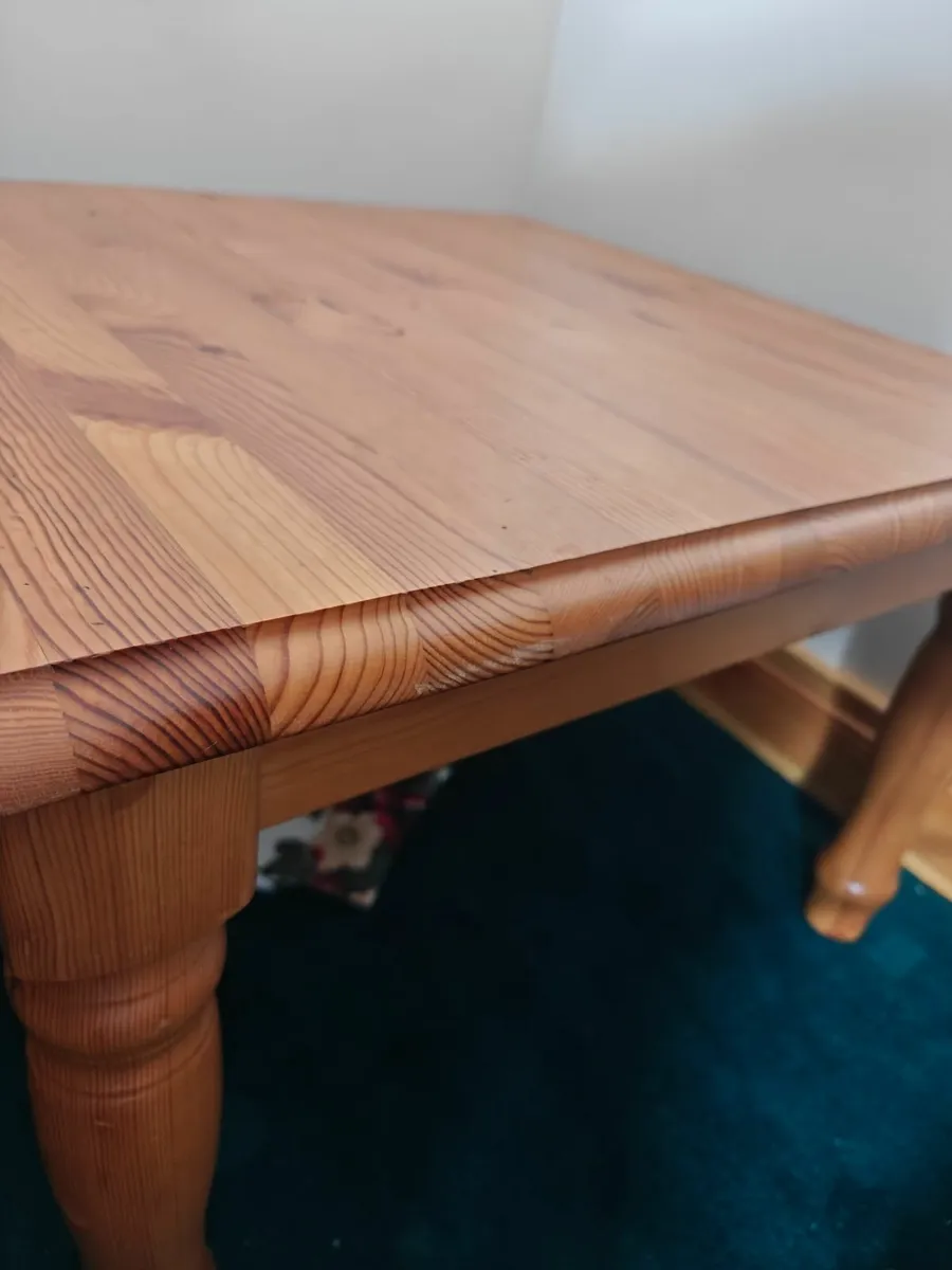 Pine occasional table - Image 3